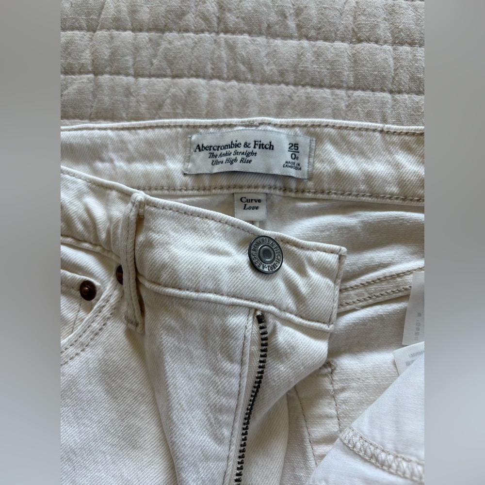 Abercrombie women’s jeans